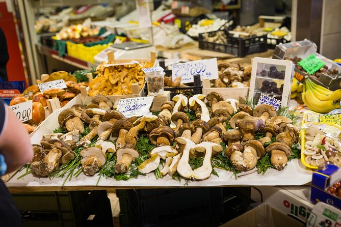 Cesarine: Market Tour & Cooking Class at Local's Home in Turin - Market tour first: where the best ingredients begin