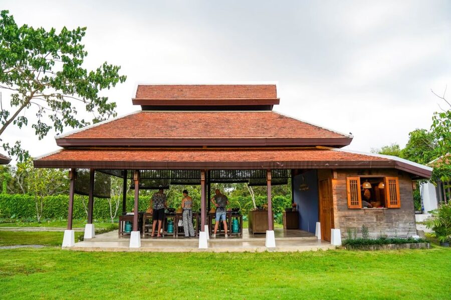 Chiang Mai: Authentic Cooking Class with Market & Farm Visit - From Hotel Pickup to Market or Farm: How the Day Starts