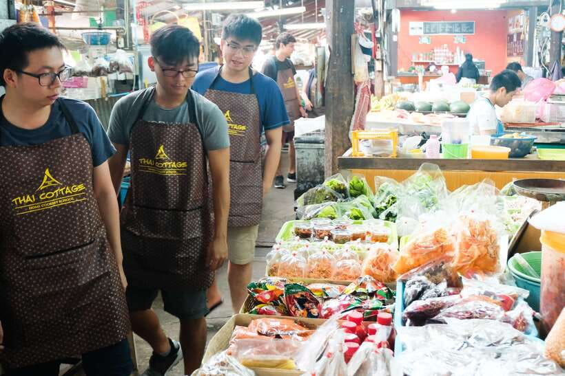 Chiang Mai: Cooking Class, Market & Thai Herbs Garden Tour - Chiang Mai Market Tour: pick ingredients like a Thai home cook