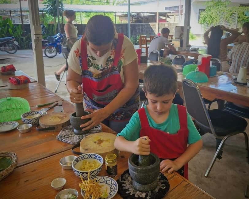 Chiang Mai: Cooking Class, Market & Thai Herbs Garden Tour - Mango sticky rice and the garden meal: eating is part of the lesson