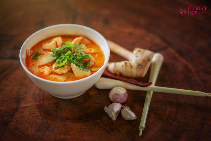 Chiang Mai: Cooking Class with Organic Farm at Mama Noi - Hotel pickup, then a local market where you choose ingredients