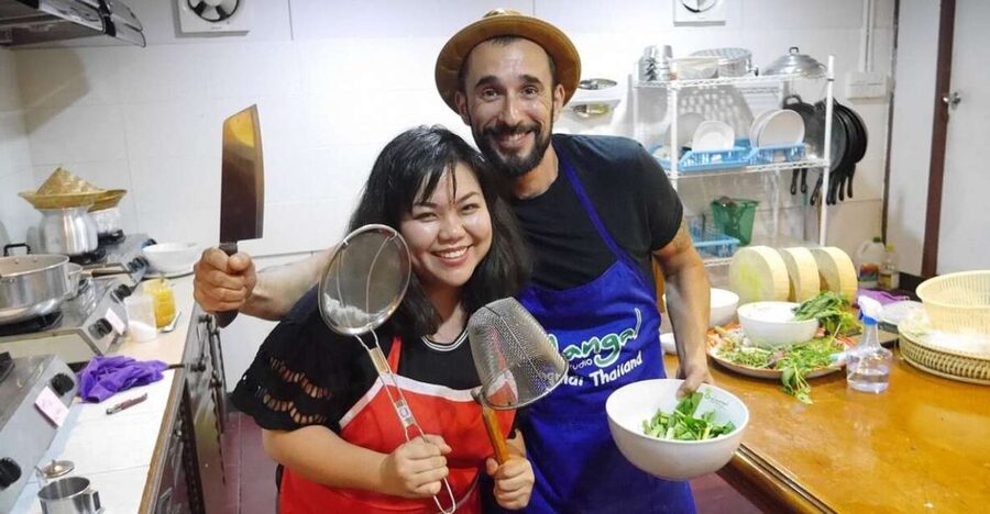 Chiang Mai: Evening Cooking Class and Local Market Visit - Curry paste and Thai technique, step by step