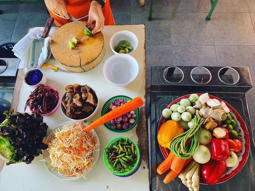 Chiang Mai: Half Day Cooking Class at Organic Farm - Spice and Diet Choices: Mild, Hot, Vegetarian, or Vegan