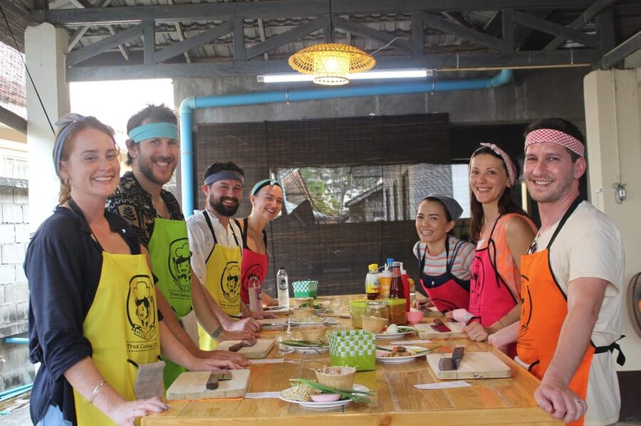 Chiang Mai: Half Day Evening Cooking Class with Market Tour - The open-air kitchen tradeoff: fun, but plan for comfort