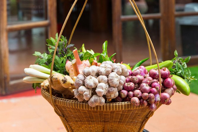 Chiang Mai Home Cooking Class with Garden Tour & Hotel Transfers - A Teak-Home Kitchen With a Chiang Mai Garden Stop First
