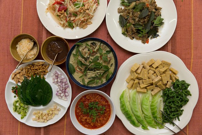 Chiang Mai Home Cooking Class with Garden Tour & Hotel Transfers - What You’ll Eat: Family-Table Lunch or Dinner With Beer