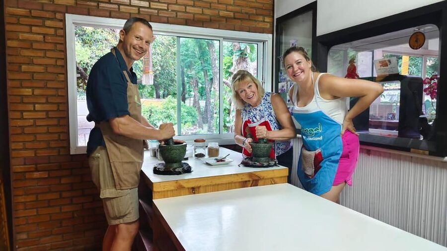 Chiang Mai: Morning Cooking Class with Market Visit - Inside Galangal Cooking Studio: how the class actually runs