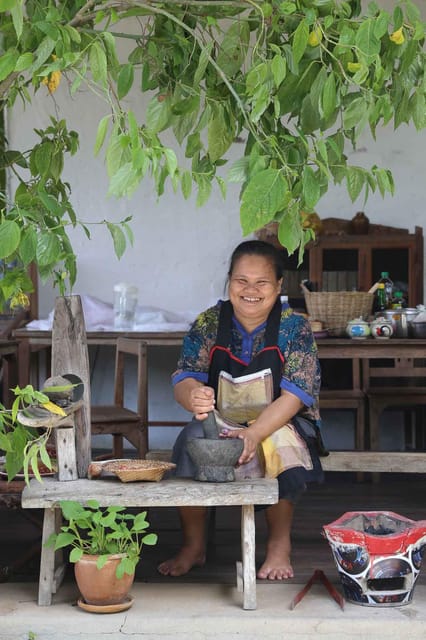Chiang Mai : Traditional Northern Cooking Class - Who runs the class and why the vibe feels easy