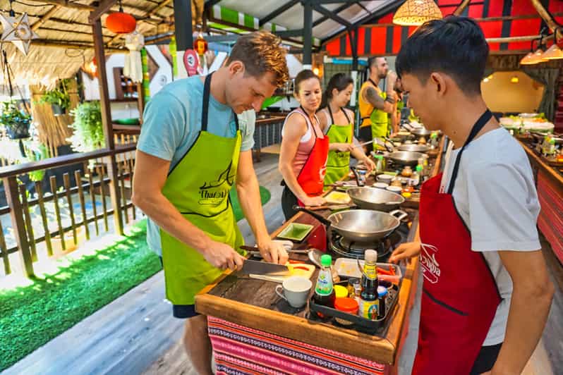 Chiang Mai: Traditional Thai-Akha Cooking Class& Market Tour - Key points to know before you go