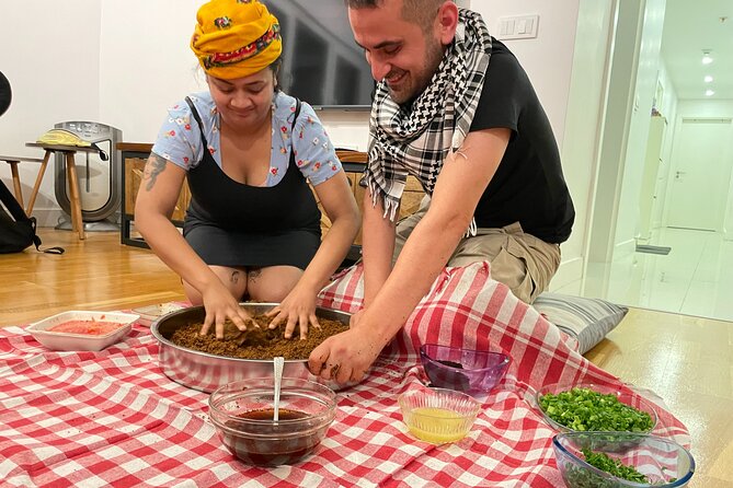 Çiğ Köfte Cooking Class/Night with Traditional Music At Home - Why Çiğ Köfte Kneading Feels Different in Urfa Style