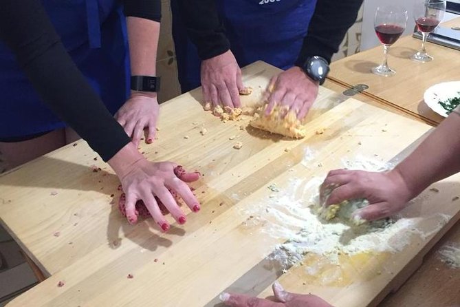 Colorful Pasta Tagliatelle and Ravioli Cooking Class near Arezzo - Colorful pasta from scratch: tagliatelle and ravioli, step by step