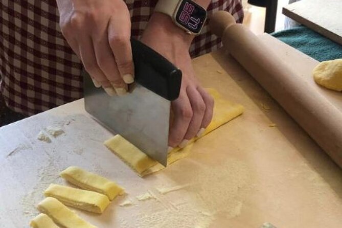 Colorful Pasta Tagliatelle and Ravioli Cooking Class near Arezzo - Logistics that matter: address, transport, and timing your ride