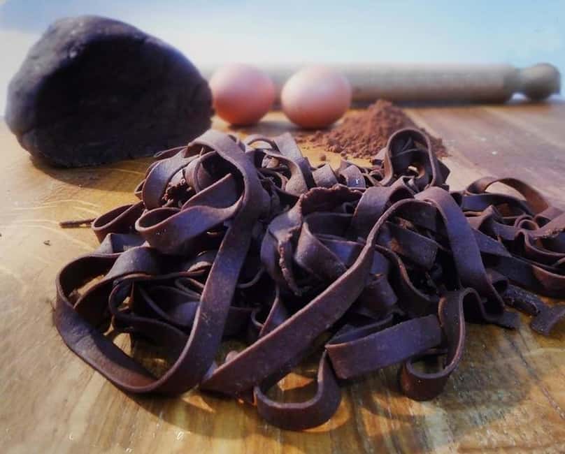 Colorful Tagliatelle and Ravioli Cooking Class near Arezzo - Getting color without food coloring: spinach, beetroot, cacao, and squid ink