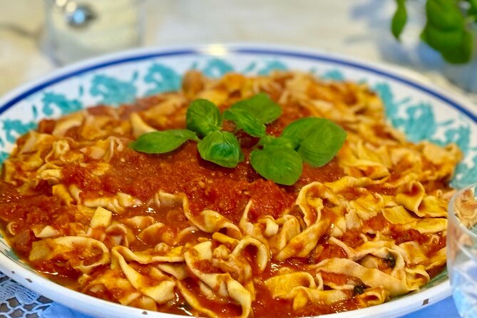 Como cooking class - Pasta and Tiramisu - Lunch together: pasta dishes and Italian wine