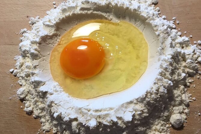 Cook with us in Rome: a Hands-On Cooking Experience 15:30PM class - Where you start: Vicolo di Sant’Onofrio and a calm entry into Rome