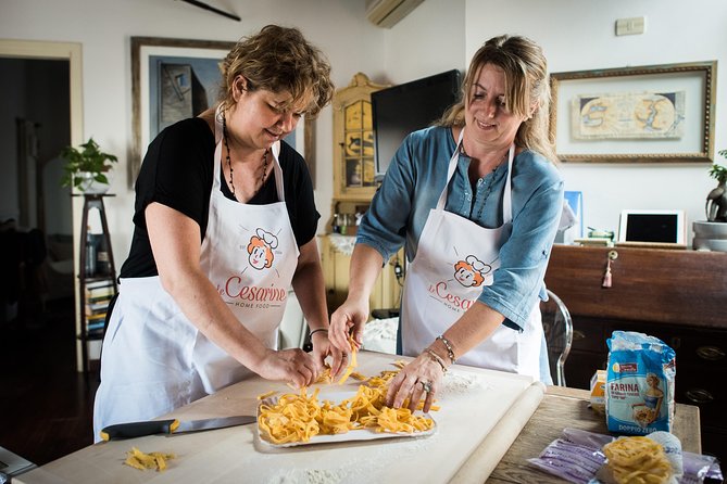 Cooking class at a Cesarina's home with tasting in Siracusa - The 3-hour flow: starter, pasta work, then wine and dessert