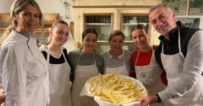 Cooking class at Villa Toscana near Cortona - Meet Chef Dandy and Otilia: a family kitchen class, not a performance