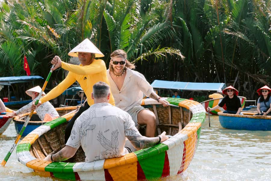 COOKING CLASS -BASKET BOAT - Between cooking and lantern class: nipa forest and a basket-boat ride