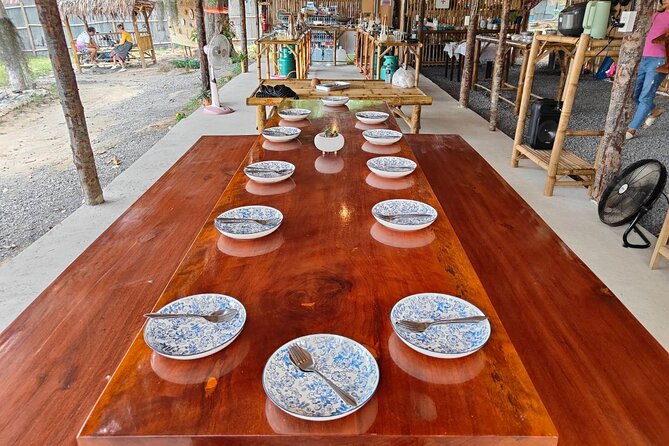 Cooking Class by Samui Native Instructor Geng and O Family - Family-friendly details: kids are welcome, and vegetarians have options