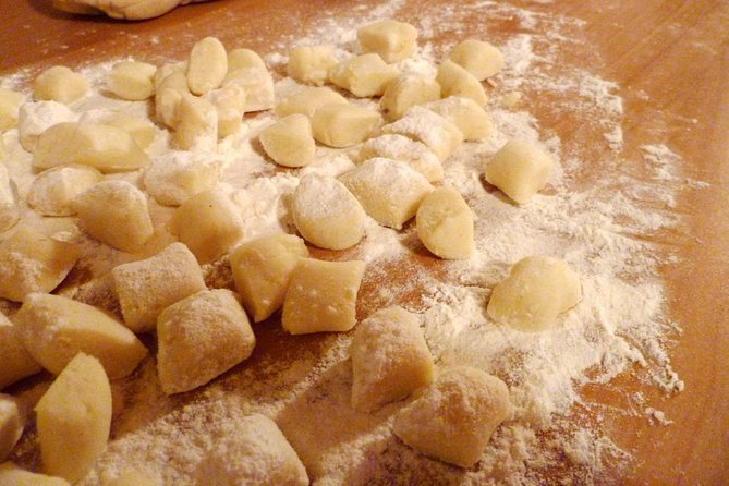 Cooking Class - Dinner time - Entering the Sorrento hills: why this class feels like a real home dinner