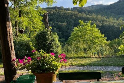 Cooking Class for Pasta Lovers in Florence Country House - Starter Time: Tuscan Bruschetta with Salami, Cheese, and Garden Flavors
