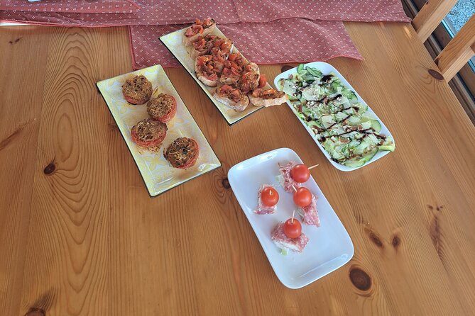 Cooking class in a garden: handmade pasta - Tagliatelle, ravioli, gnocchi, crêpes, malfatti: how the shapes fit together