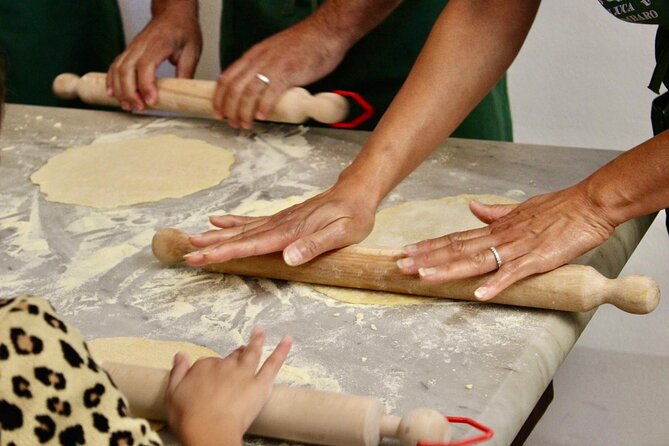 Cooking Class in a Historical Oil Mill near Trasimeno Lake - Coffee, wine, and water: what’s included with the meal