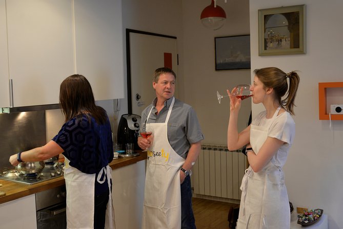Cooking class in a Trullo near Polignano - Lunch or dinner pacing: plan for it to feel like a long meal