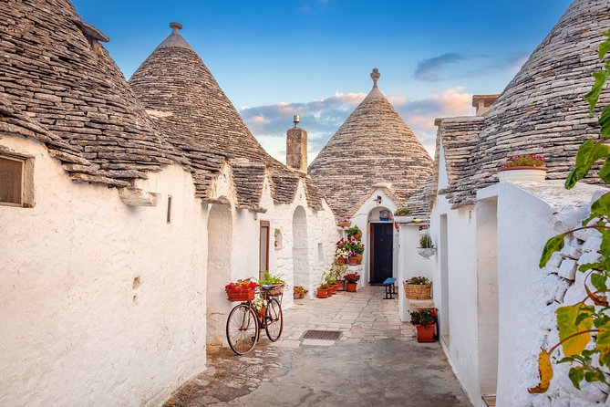 Cooking class in a Trullo near Polignano - Group size and comfort: small table, big attention