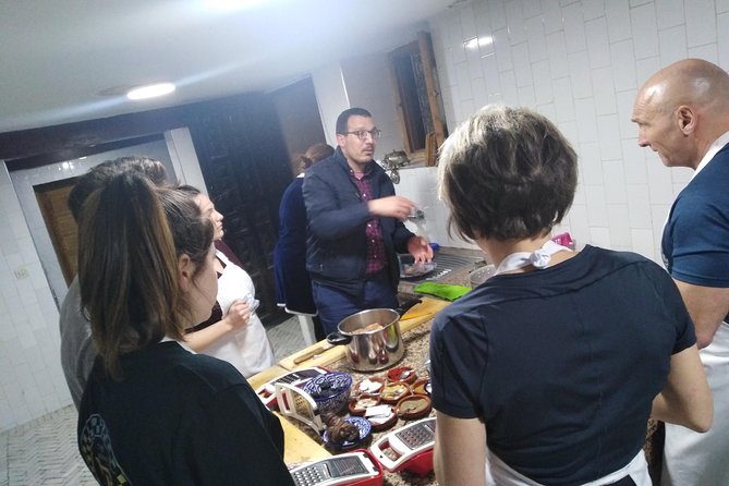 Cooking Class in Fez with familly - The human touch: Hannae and her mom set the tone