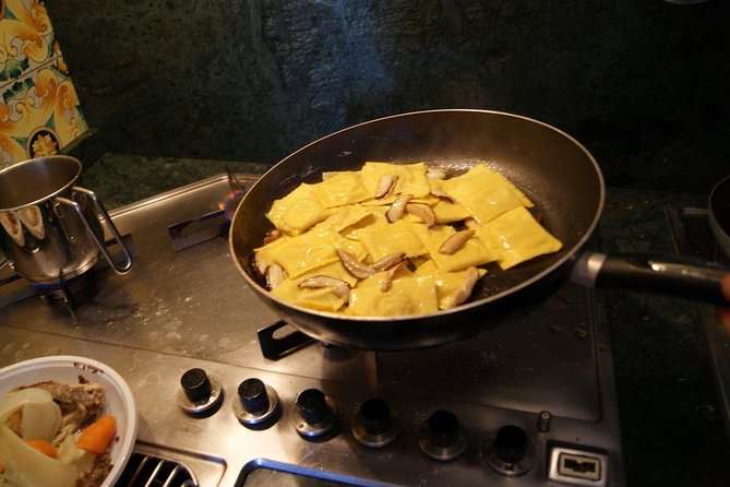 Cooking Class in Rome's Countryside - In the kitchen of a village residence: how small-group coaching works