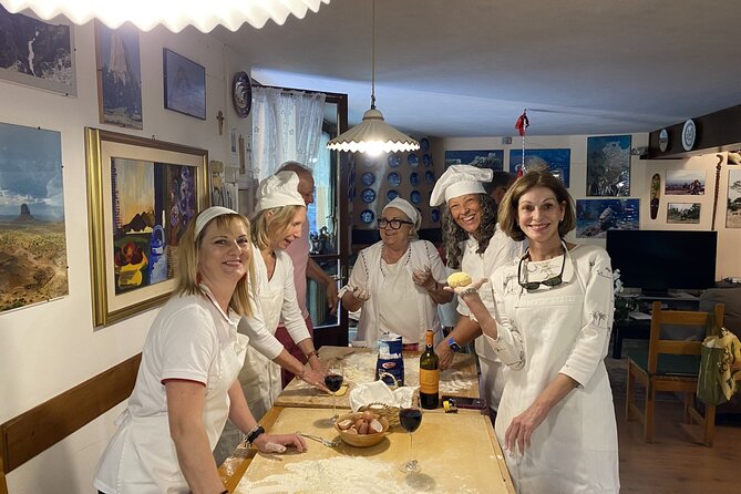Cooking class in Tuscan Villa near Cortona - Where you meet and how to plan your timing