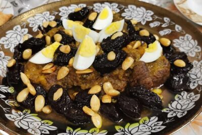 Cooking Class - Moroccan cuisine - Inside Dar Yassine: meeting the family and getting to work