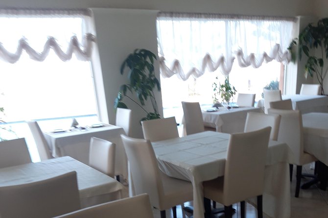 Cooking class shop market, and lunch or dinner with Chef Antonio - Lunch or dinner at the table: wine, limoncello, and what to expect