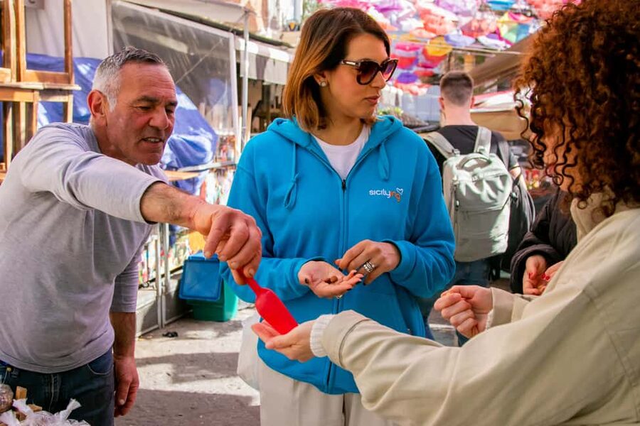 Cooking class, visit to the Catania market and light lunch - Small group setup: better for learning and chatting