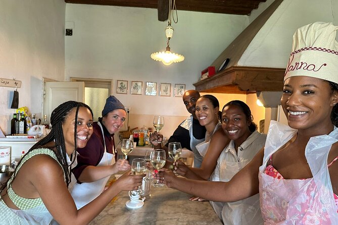 Cooking class, visit to the wine cellar, 2500 year old granaries - Eating outdoors: the moment the day clicks into place
