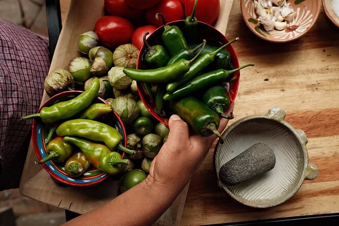 Cooking class with a traditional Oaxacan cook - Breakfast: tortillas and sauces the hands-on way