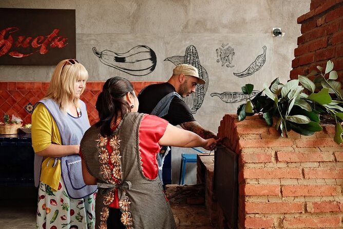 Cooking class with a traditional Oaxacan cook - Dessert roasted in firewood fruit