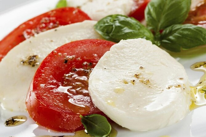 Cooking class with Pasta, mozzarella and Tiramisu with wine - Pianillo Meeting Point and the Mountain Travel Reality