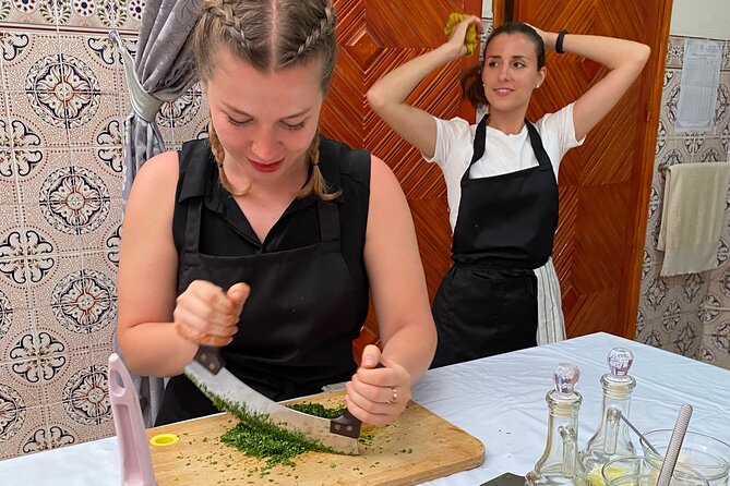 Cooking class with Yassine & Mom - Tea with herbs and a proper pause while food cooks