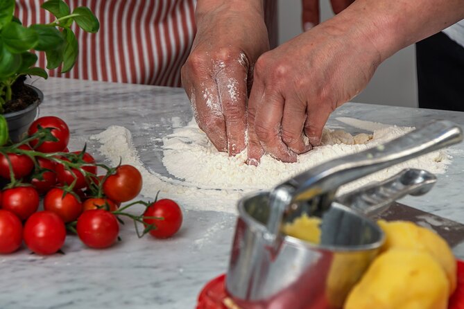 Cooking Class: Your Culinary Love Affair in Sorrento - Unlimited wine, prosecco, and limoncello: included, but plan your pace