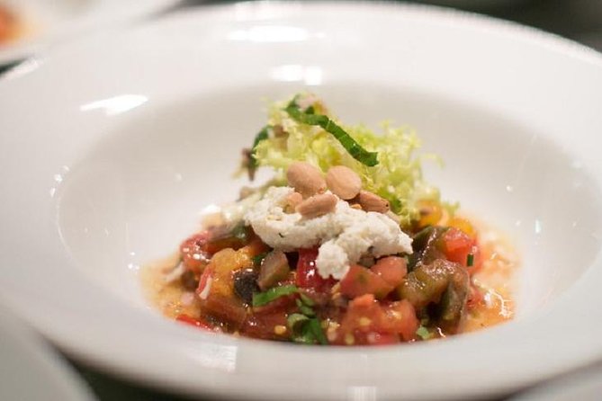 Cooking workshop with an exceptional chef in Avignon - The Market Walk: Choosing Ingredients with Chef Jon’s Help