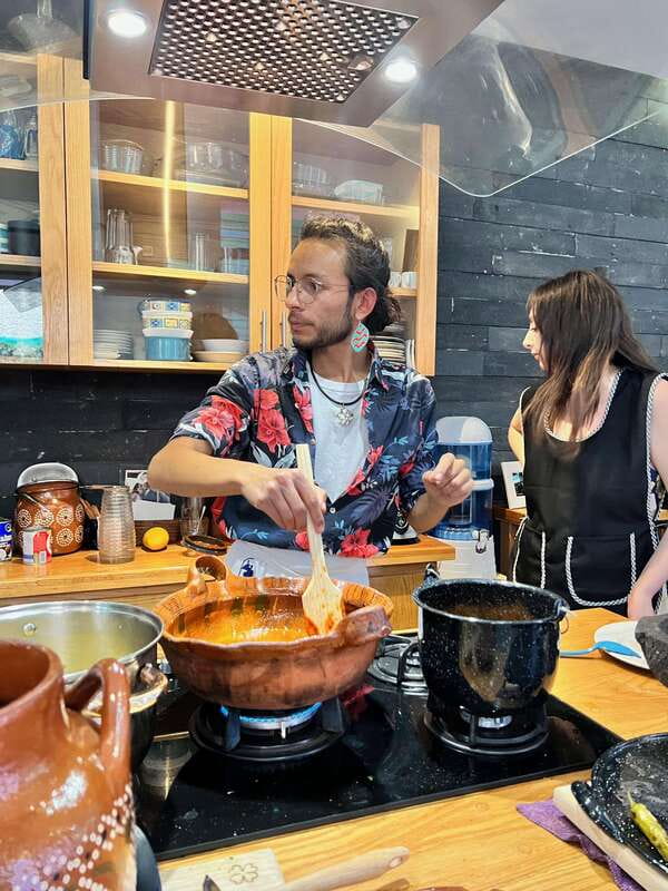 Coyocán: Market Tour and Cooking Class - Meeting point at Art Park Ignacio Allende (and finding your guide)