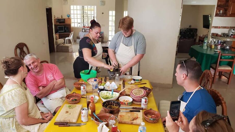 Cozumel: Private Cooking Class in a Family Kitchen - Snorkeling in the Caribbean Sea: how it fits after cooking