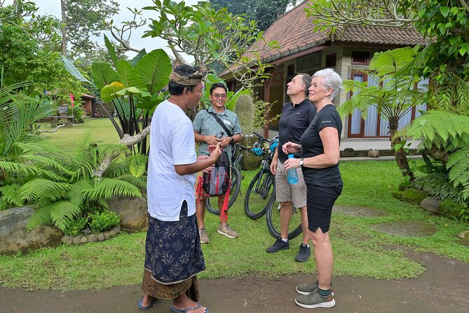 Cycling and Cooking Class in Ubud - Hands-on cooking at Pak Wayan’s home: where the class gets real