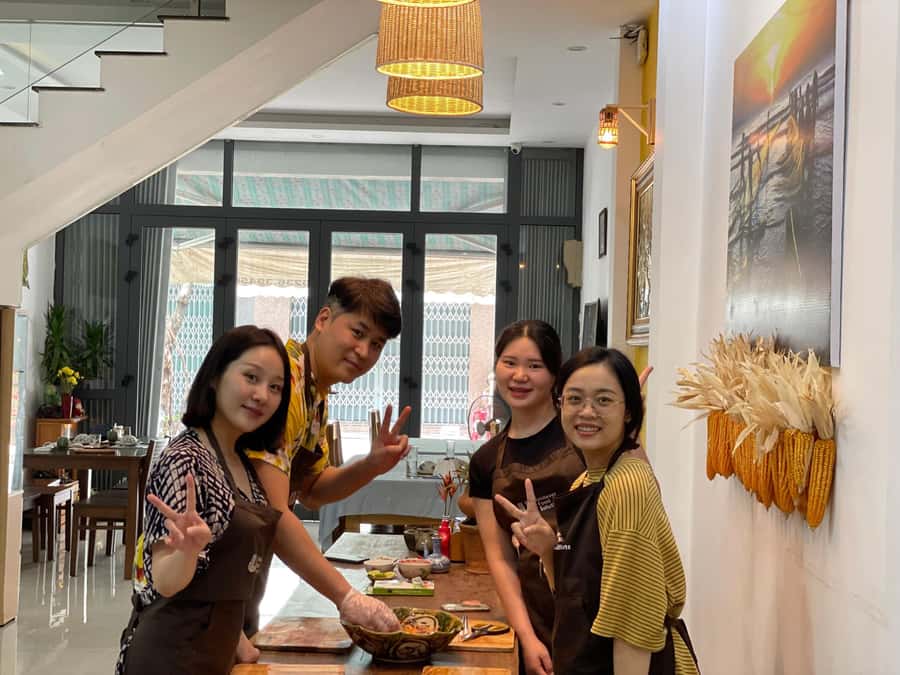 Da Nang: Traditional Cooking Class with meal in Local Family - The local family touch: freshness you can feel
