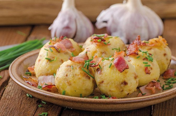 Dinner Cooking Class - Prezels, Dumplings, Apple Strudel & Music - Apple strudel: the dessert you roll up your sleeves for