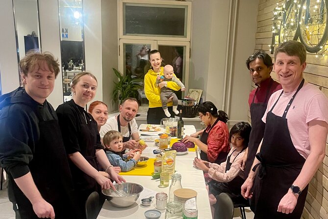 Estonian cuisine Cooking Class - Dessert class: layered gingerbread with berries and red currants