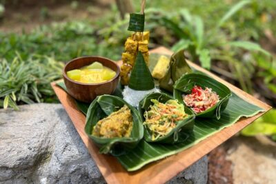 Evening Cooking Class with Romantic Dinner in Ubud - The Balinese house and garden stop: food starts with home life