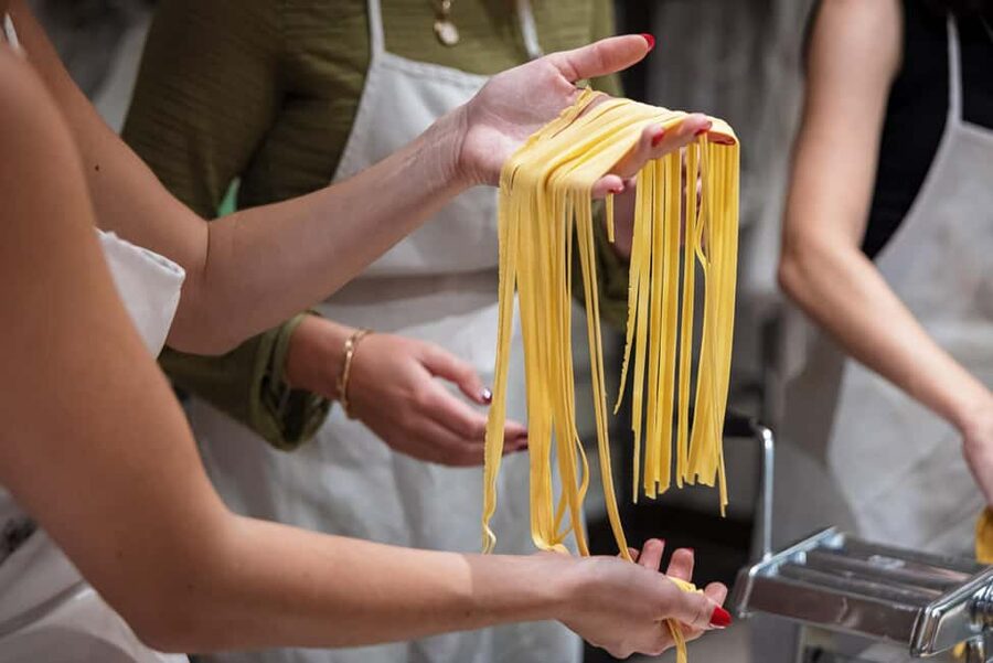 Florence: Handmade Pasta & Dessert Class with Unlimited Wine - Practical tips before you go